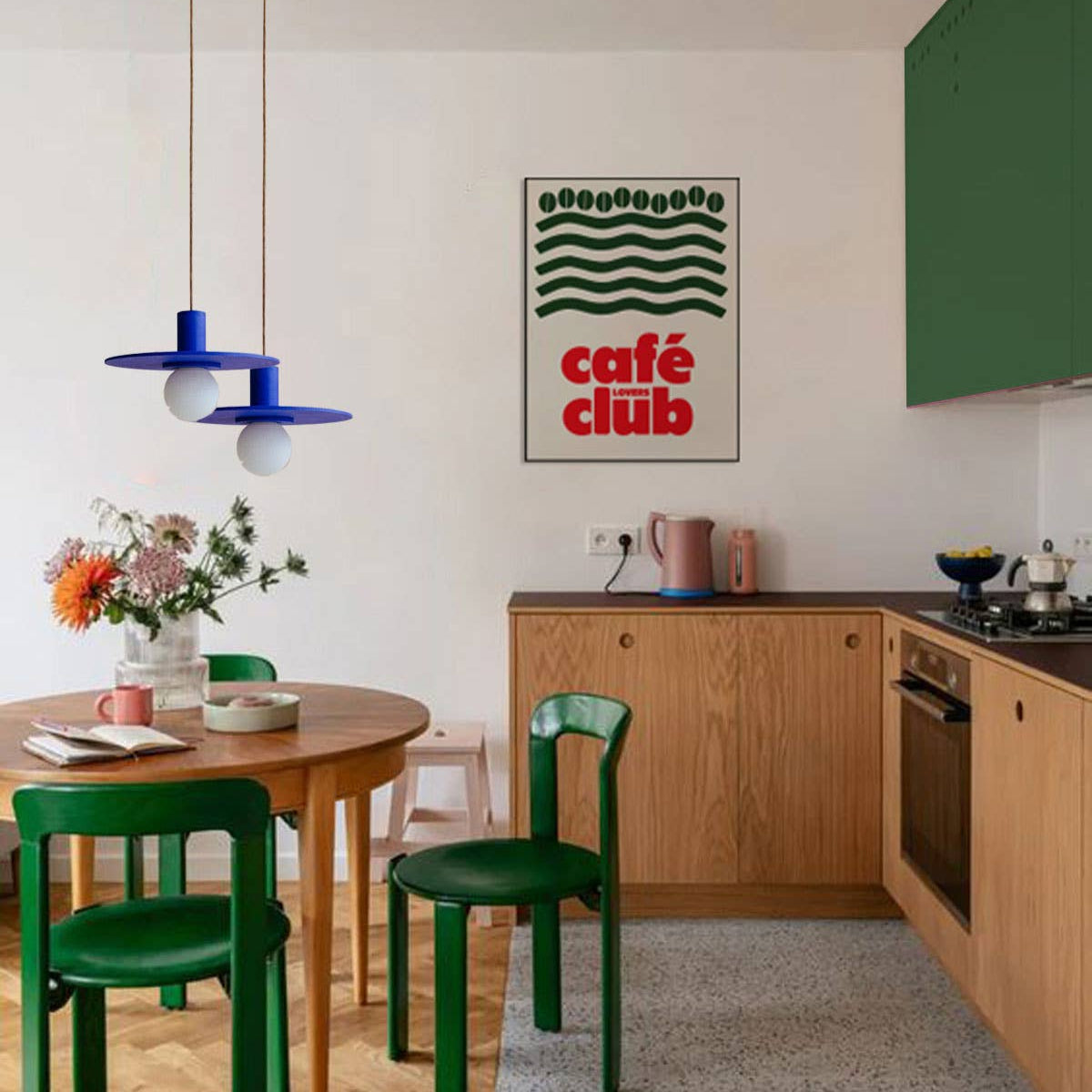 Affiche design Café Lovers Club Papier & Co – typographie rouge et illustration grains de café verts sur fond crème