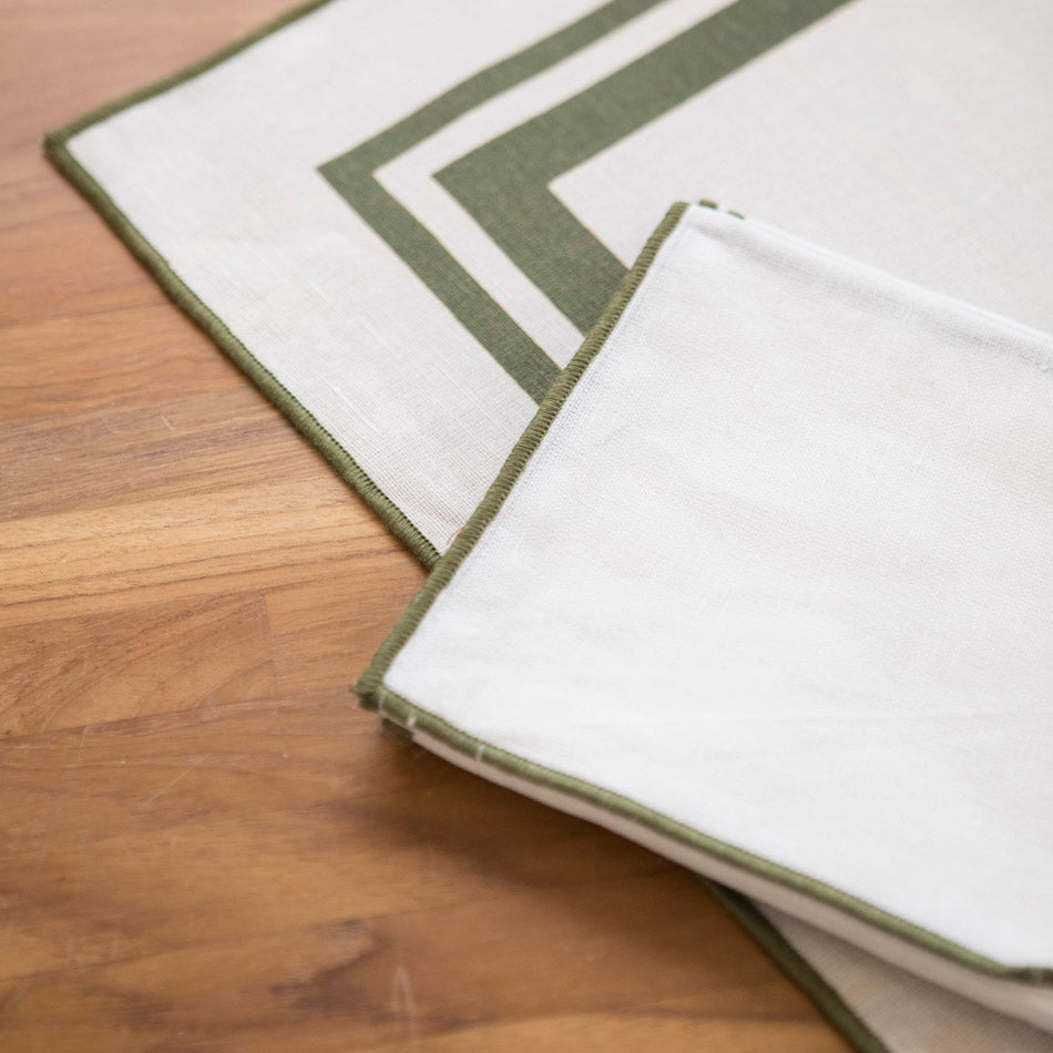 Lot de 2 serviettes en lin à bord olive