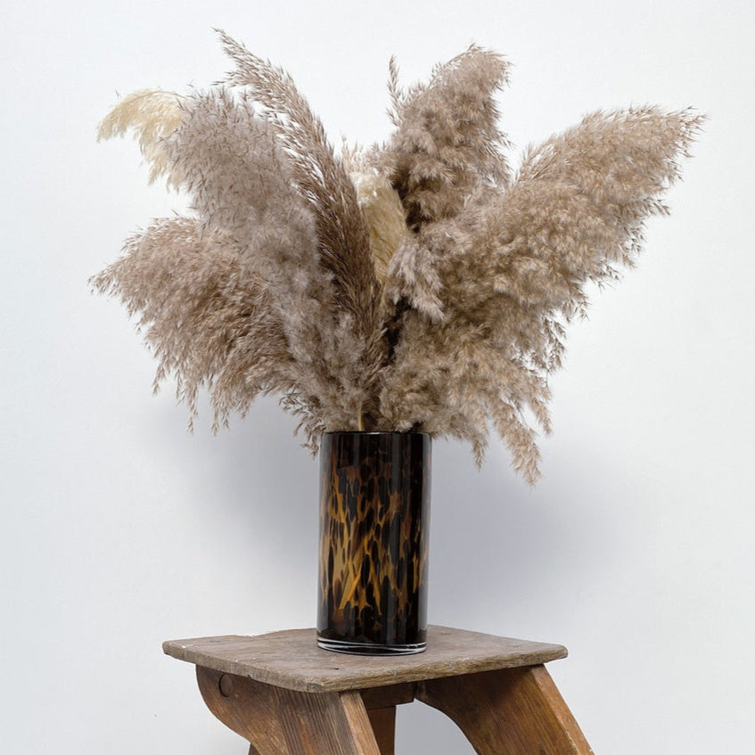Vase en verre soufflé, motif léopard brun, de OPJET PARIS