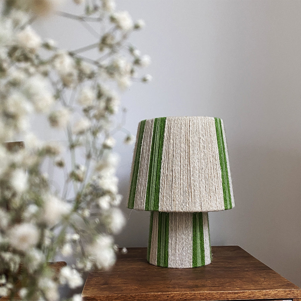 Lampe SUBTILE tissée à la main