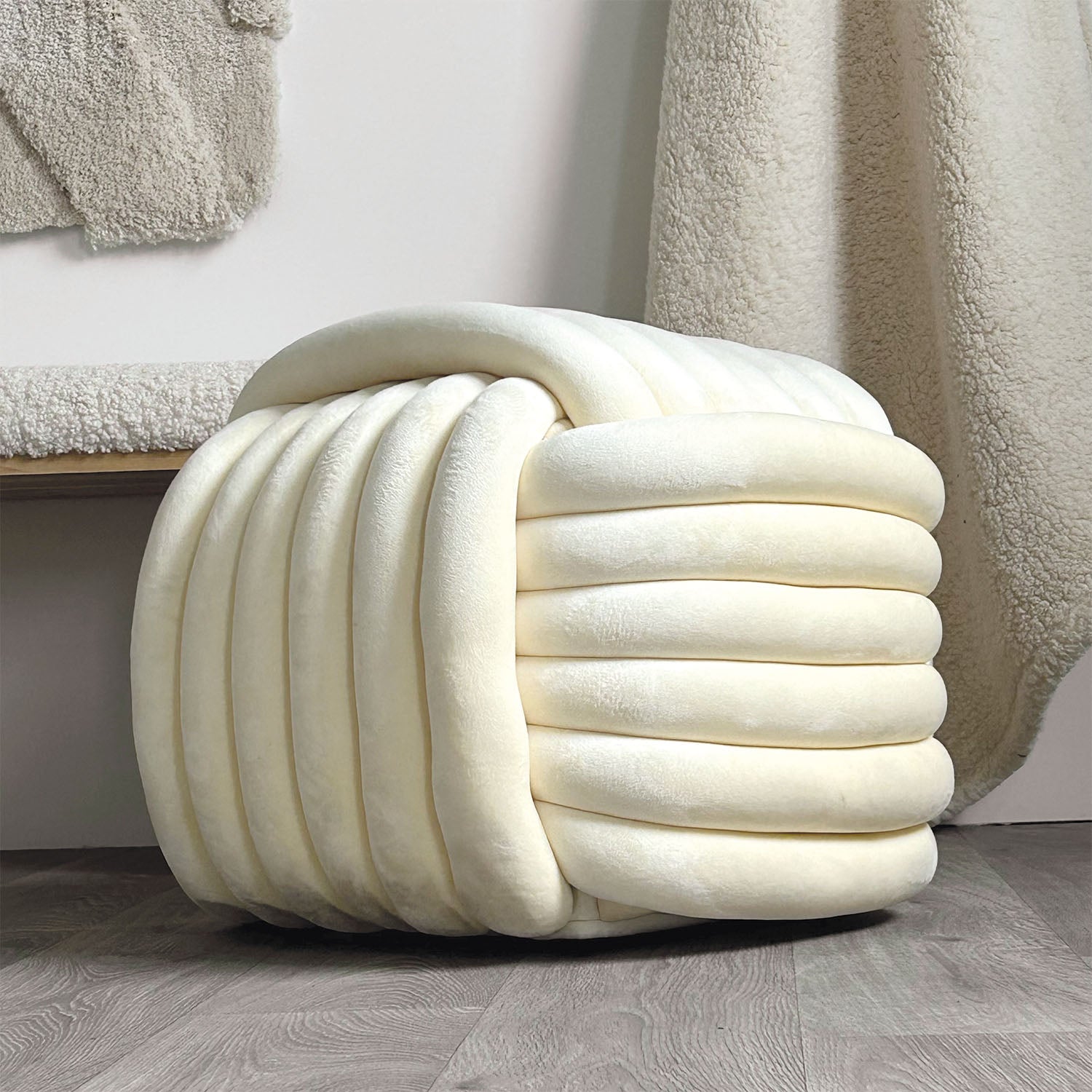 Pouf passementerie - écru