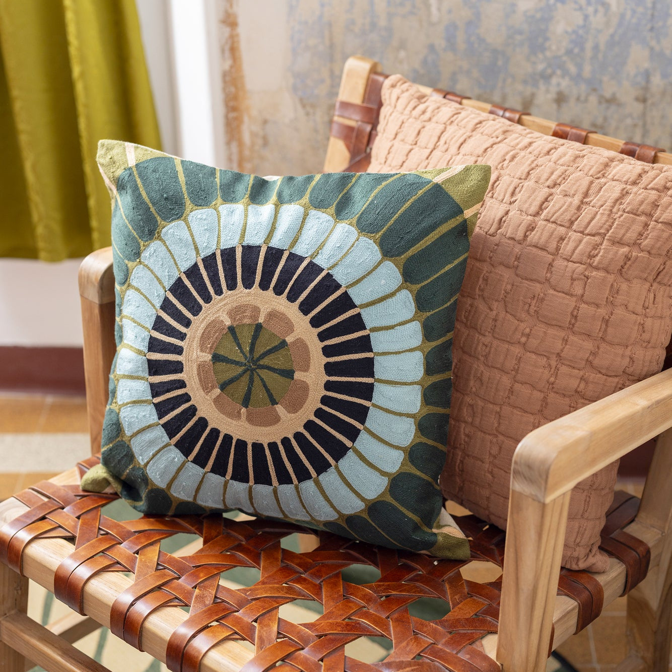 Coussin brodé ZENO - 45x45 cm