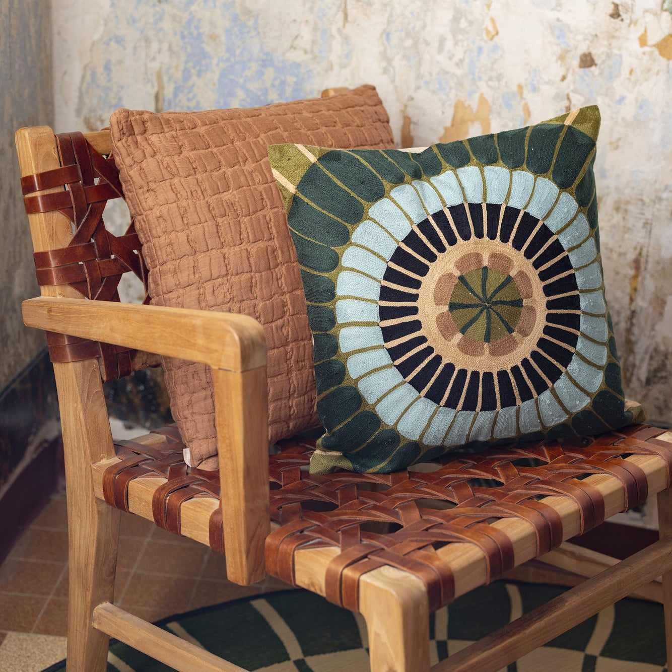 Coussin brodé ZENO - 45x45 cm