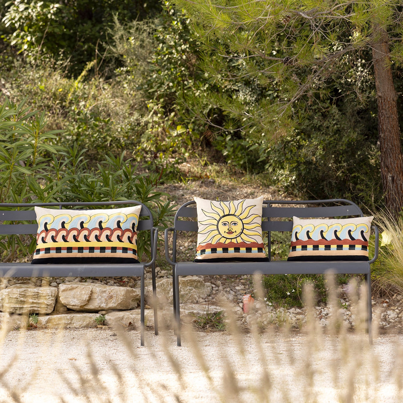 Coussin brodé Adria Vagues – 30×50 cm