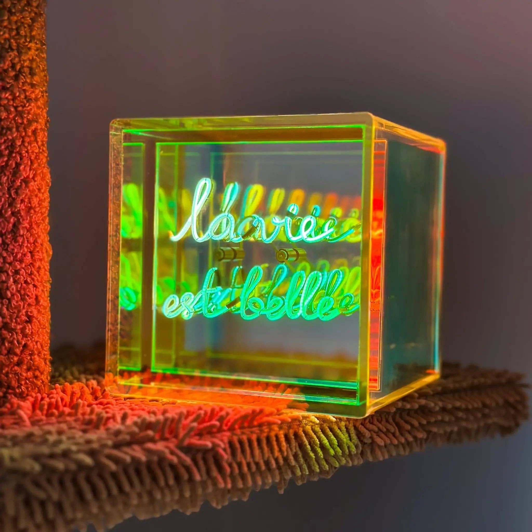 Cube lumineux LA VIE EST BELLE