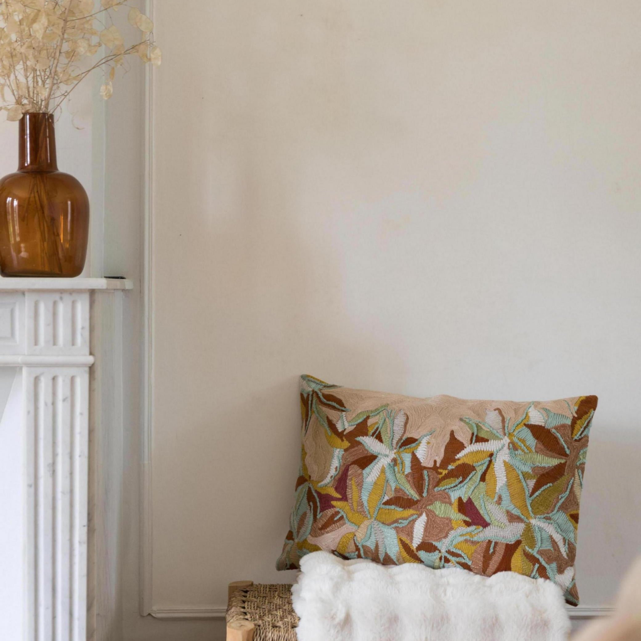 Coussin brodé ALINA - dragée