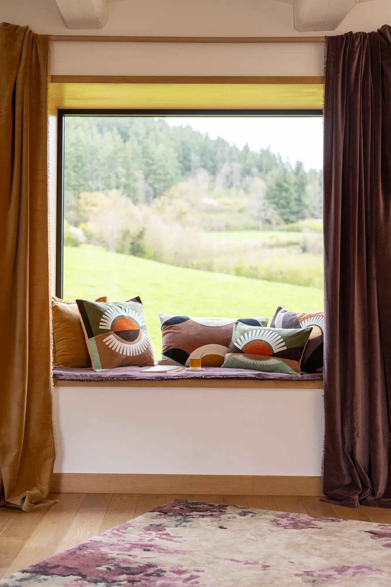 Coussin brodé EOL