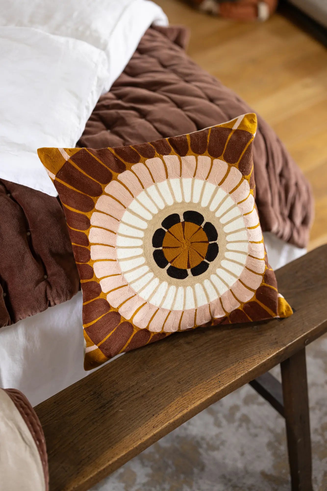 Coussin brodé ZENO forêt