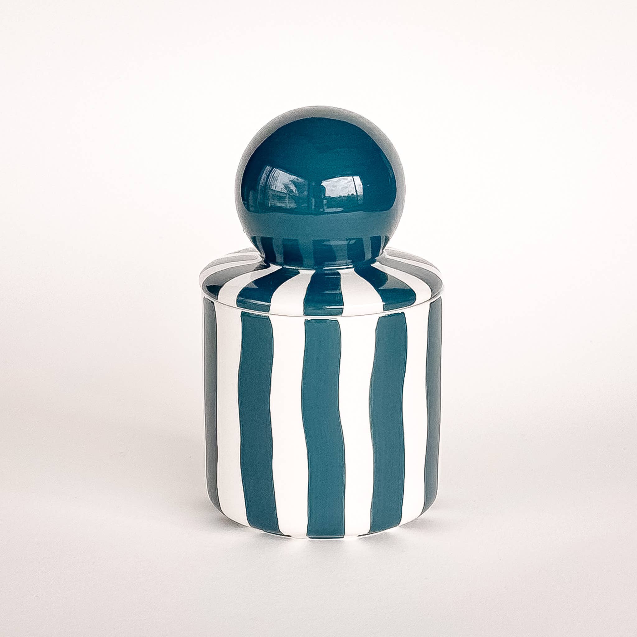Bougie en céramique rayée - vert doux