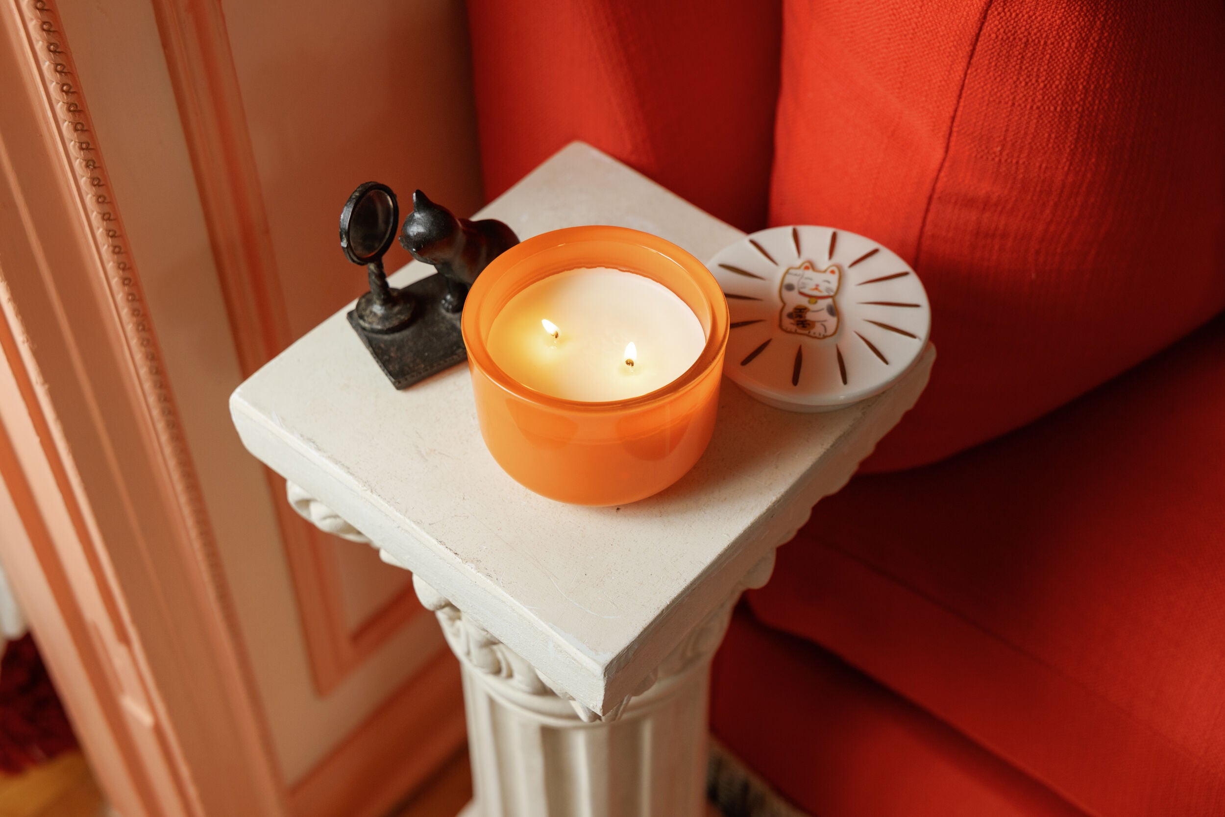 Bougie CHARMED - verre orange / Chat Maneki-neko