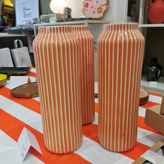 Vase en grès, à rayures, orange de KERSTEN