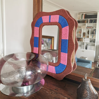Miroir en cordes tressées rose et bleu, de KERSTEN