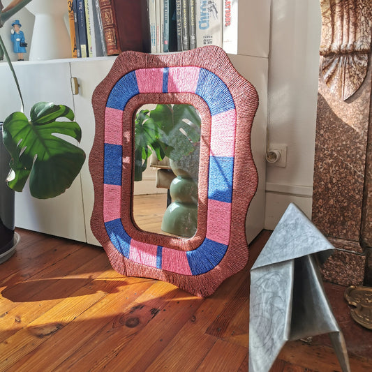 Miroir en cordes tressées rose et bleu, de KERSTEN