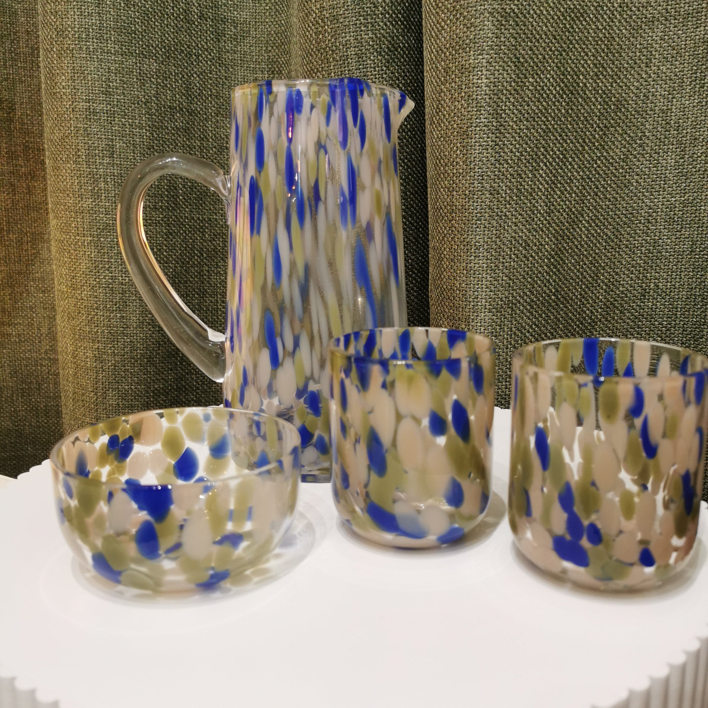 Pichet en verre moucheté