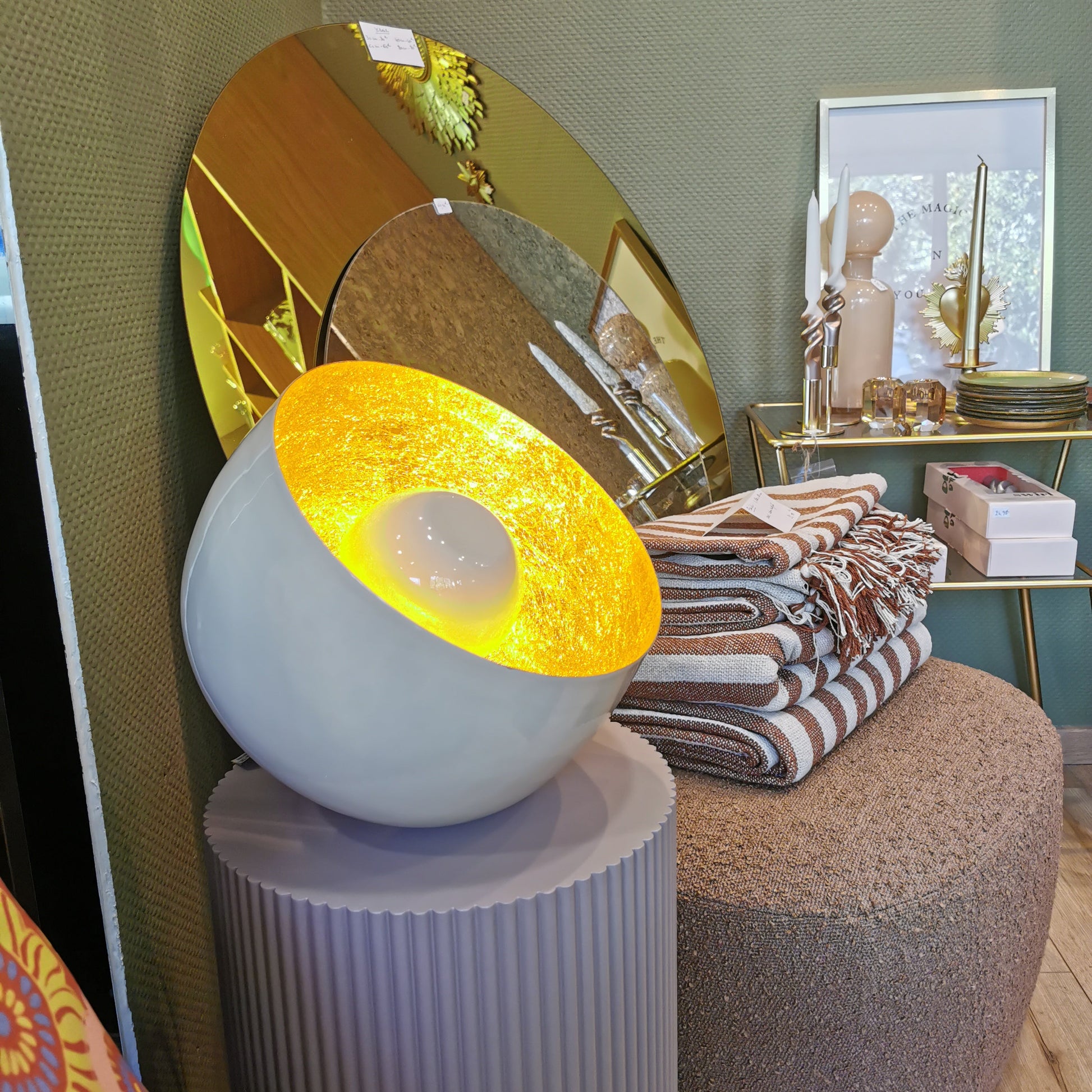 Lampe CLOCHE, en métal écru, grand modèle | OPJET PARIS