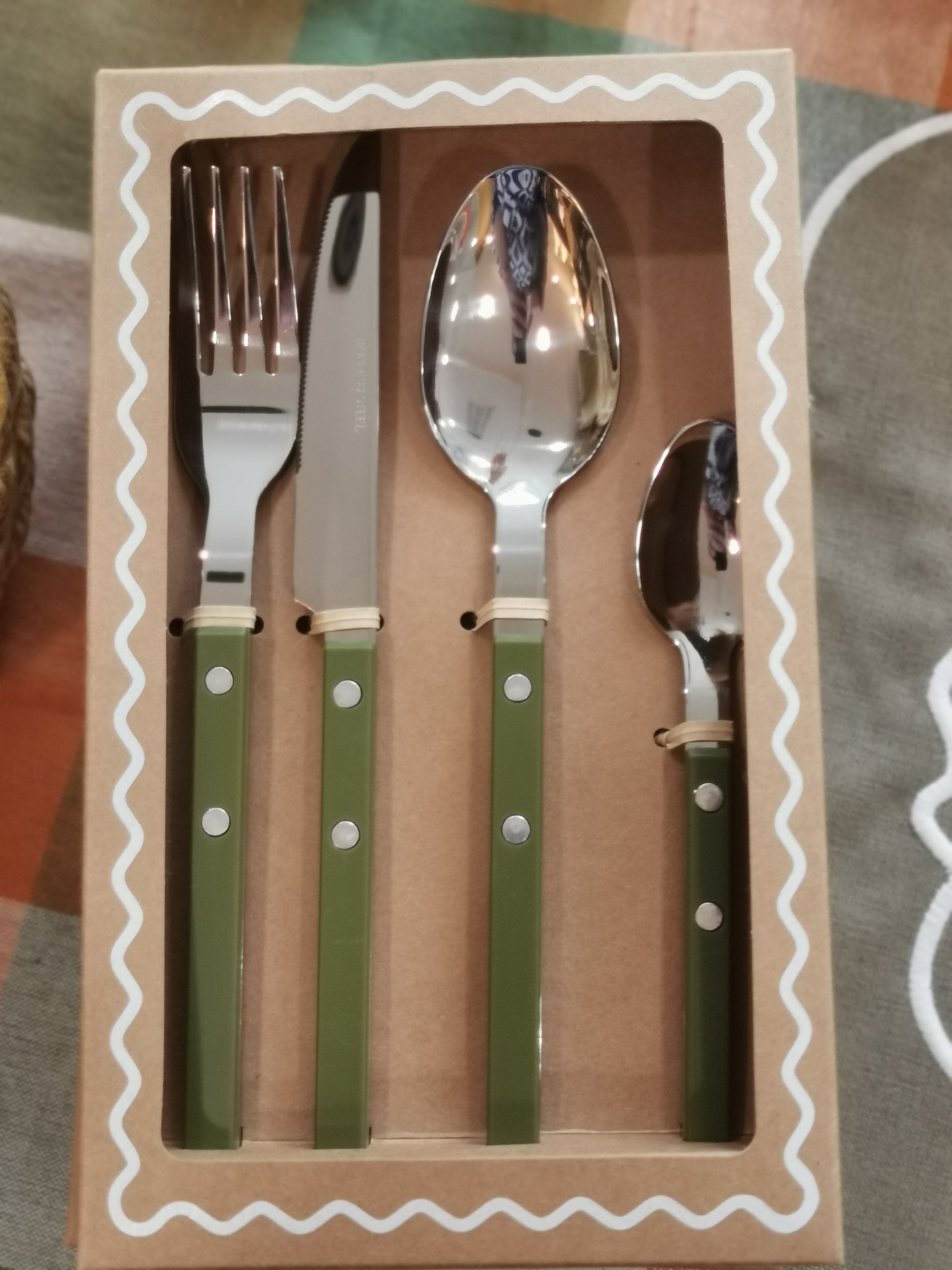 Set de 4 couverts, kaki, GUSTAVE | OPJET Paris