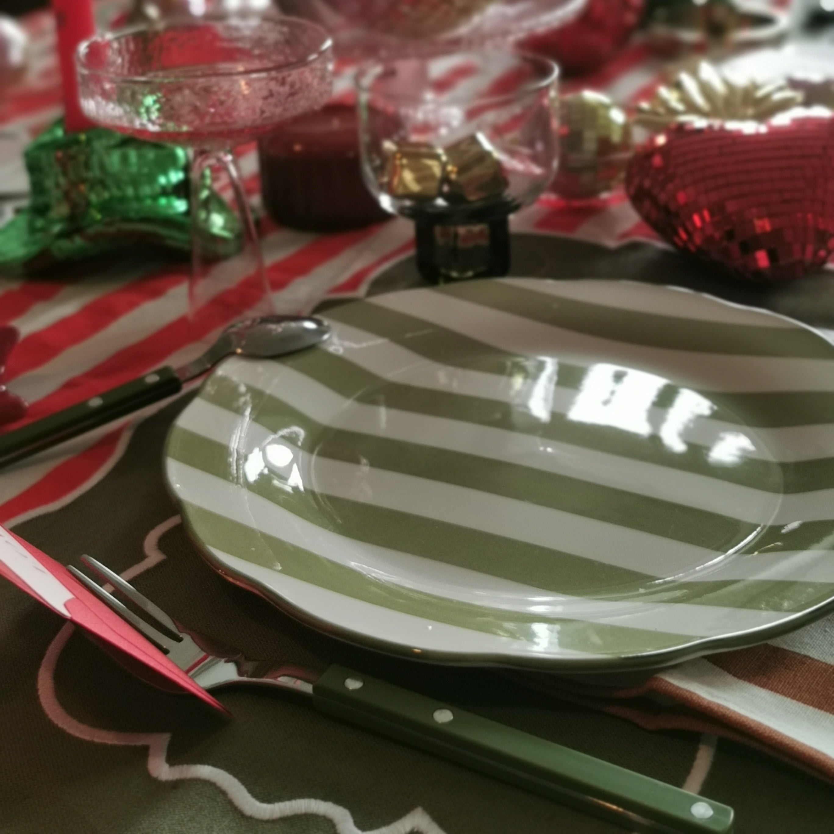 Couverts Gustave et Assiette TRATTORIA, kaki | OPJET Paris