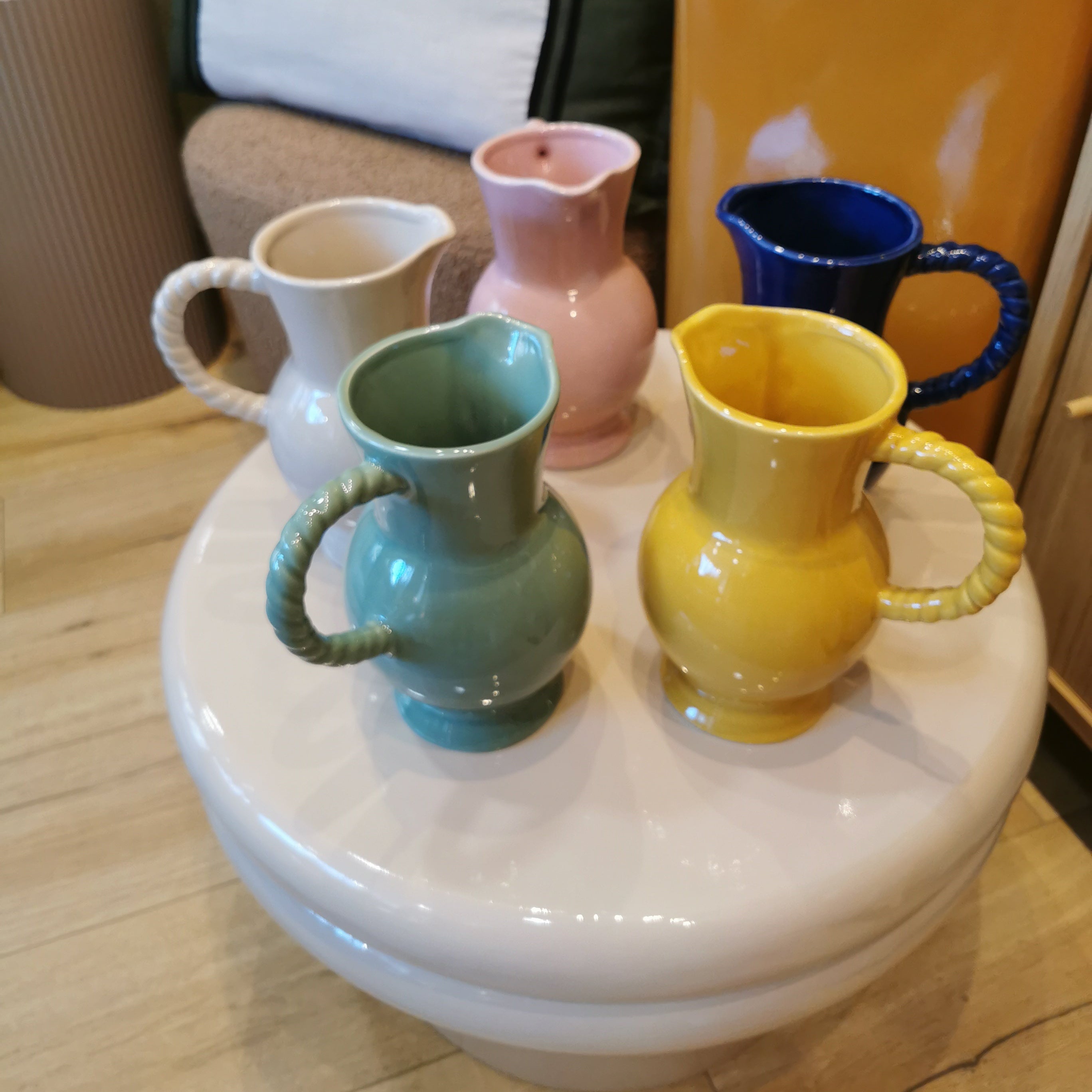 Pichet anse torsadée - safran