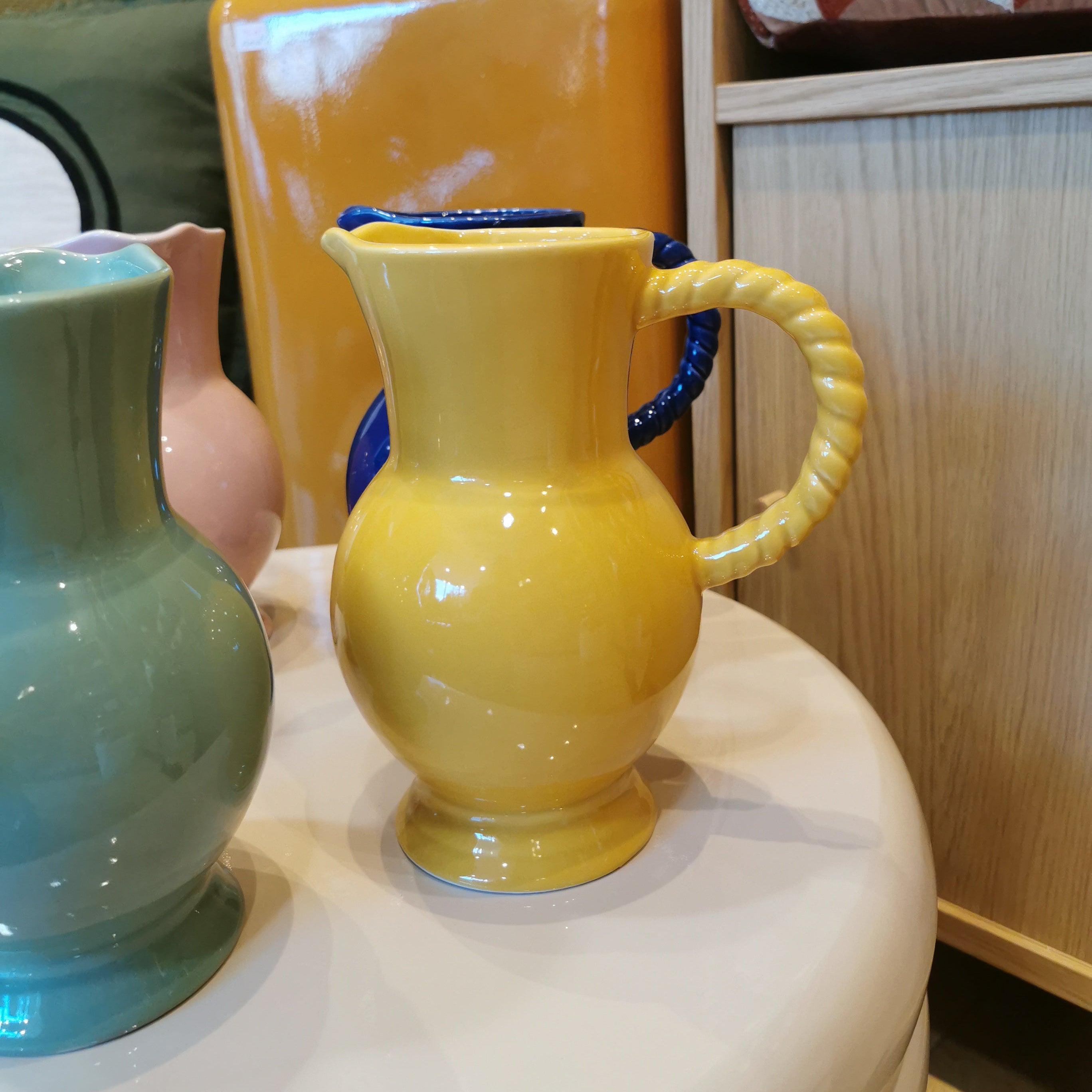 Pichet anse torsadée - safran