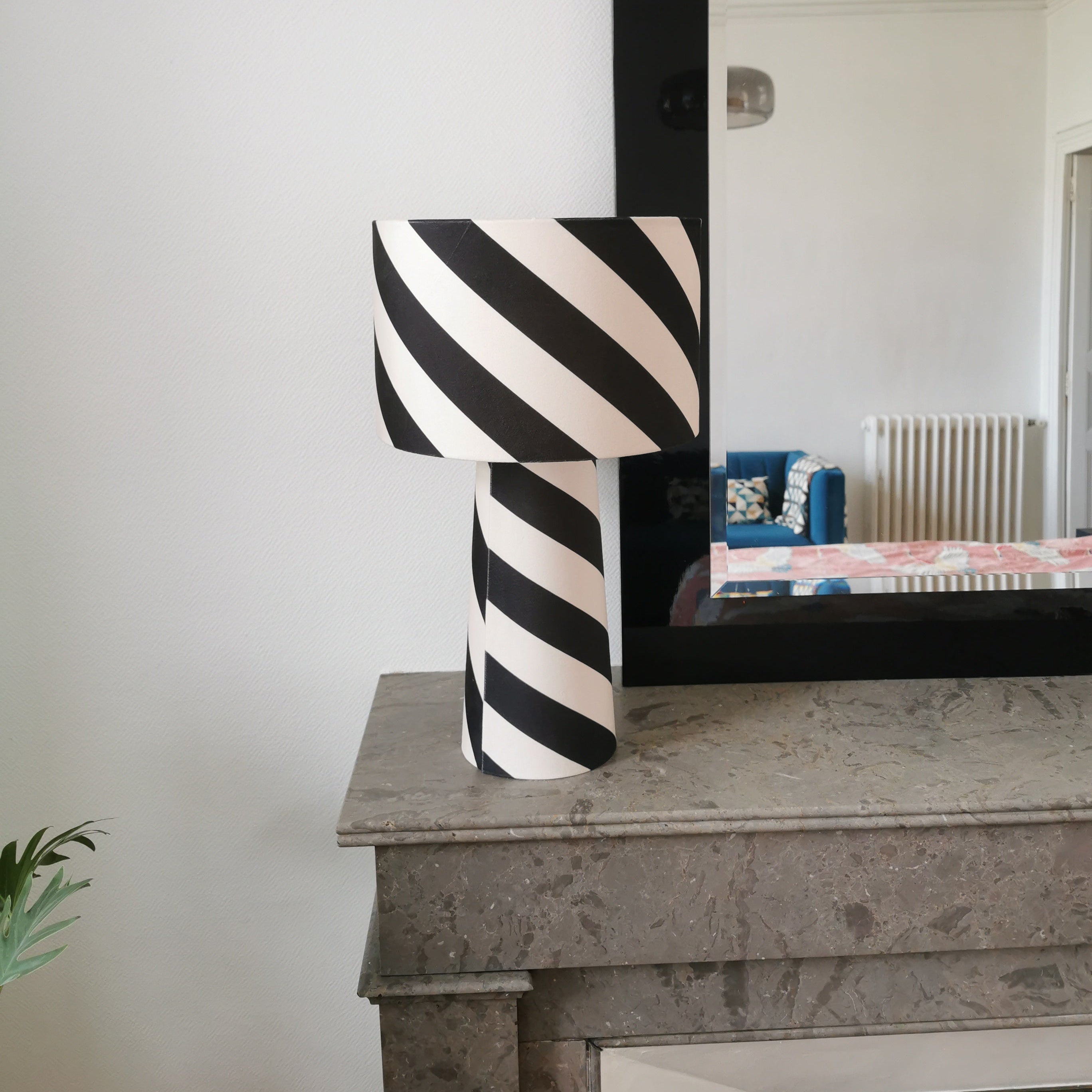 Lampe en velours Helter Skelter sans-fil - réglisse