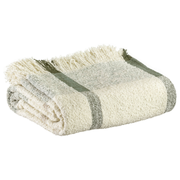 Plaid Jane Maison Vivaraise jacquard olive multico, texture bouclette et franges écrues.