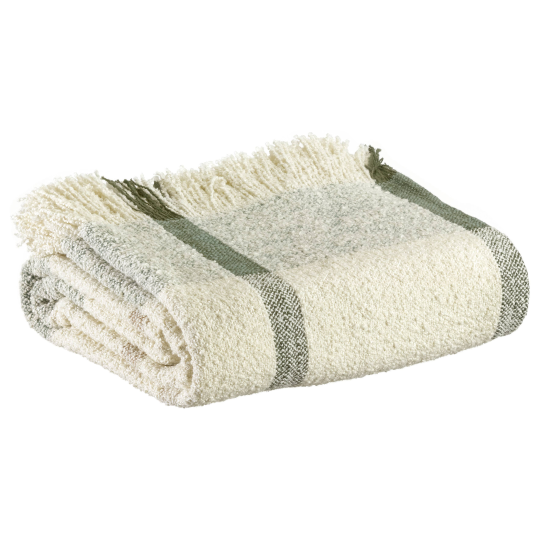 Plaid Jane Maison Vivaraise jacquard olive multico, texture bouclette et franges écrues.