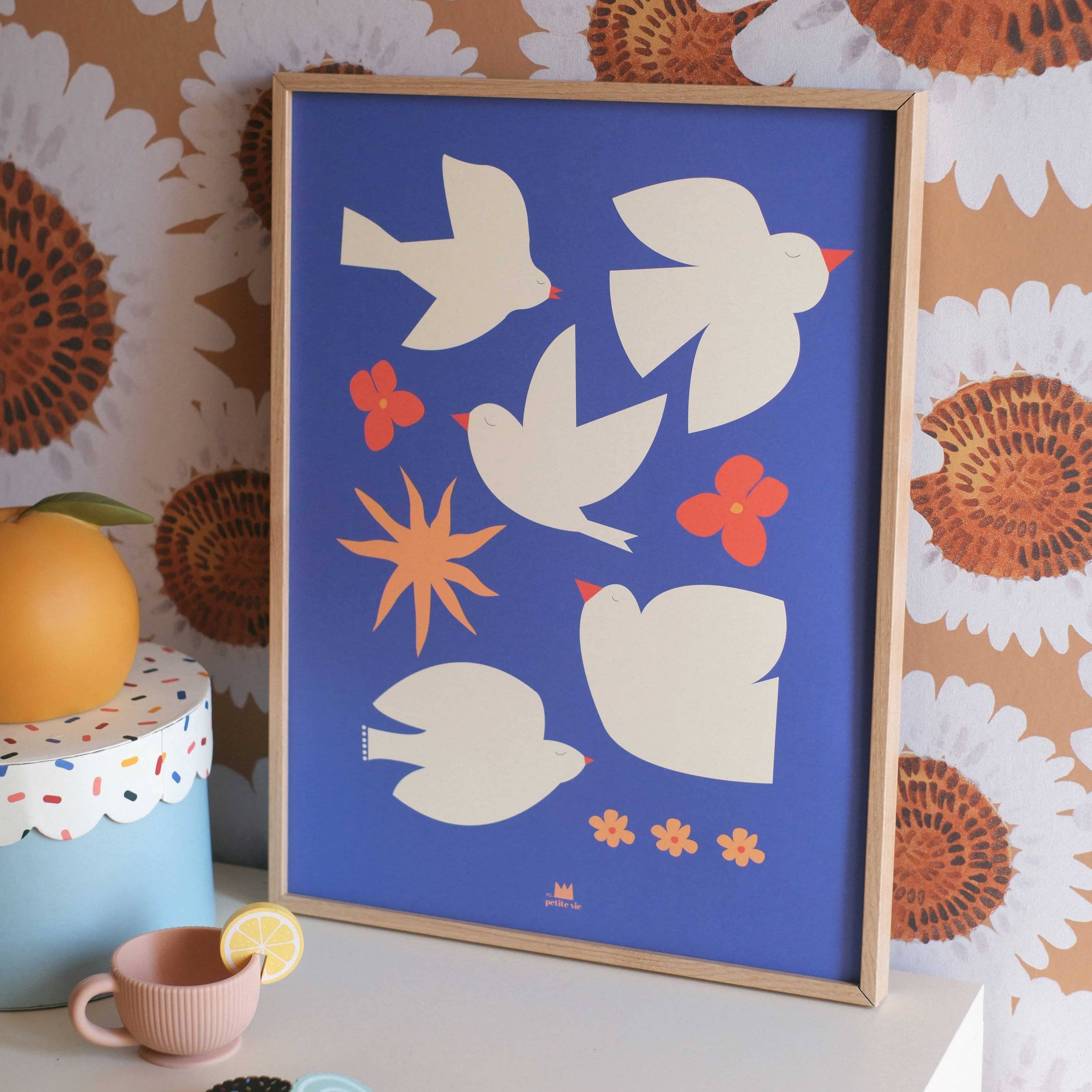 Affiche 30x40 cm, oiseaux blancs et fond bleu, ambiance rétro, de MA PETITE VIE