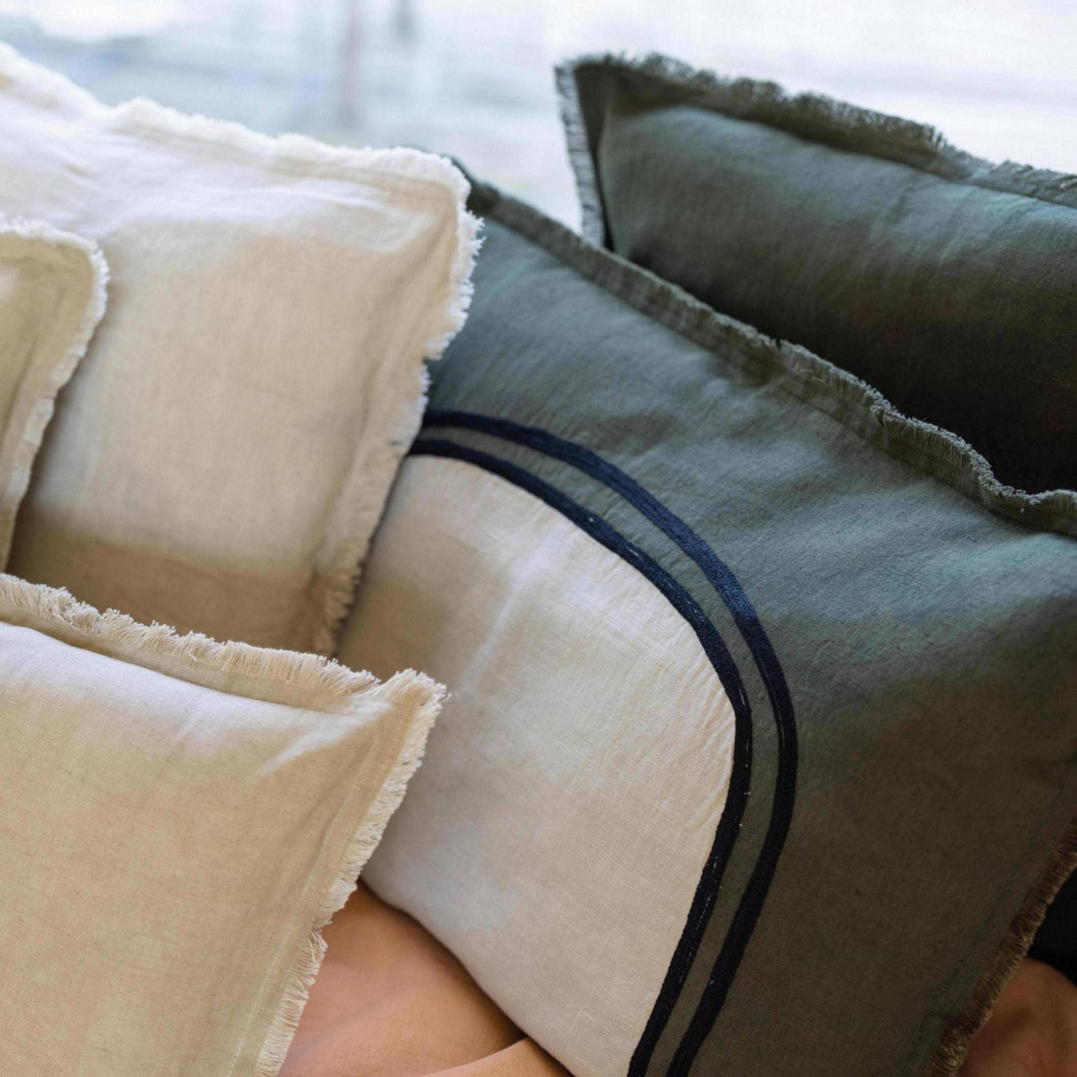 Coussin bicolore LALY - olive