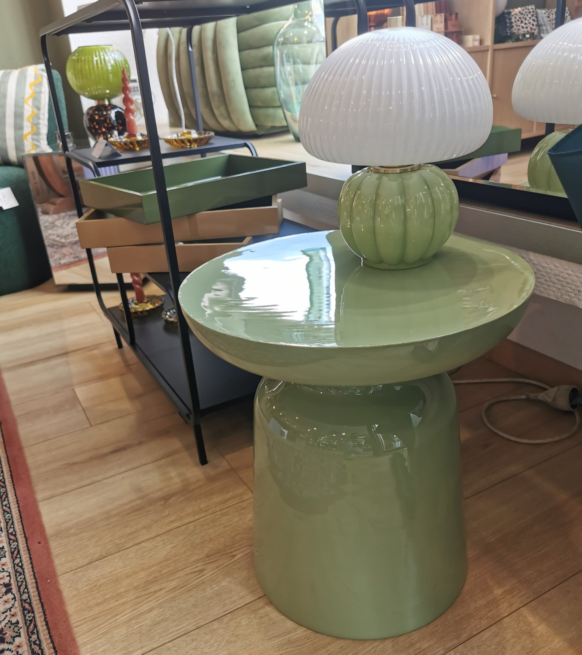 Table BIBI et lampe MADELEINE, vert matcha, OPJET PARIS