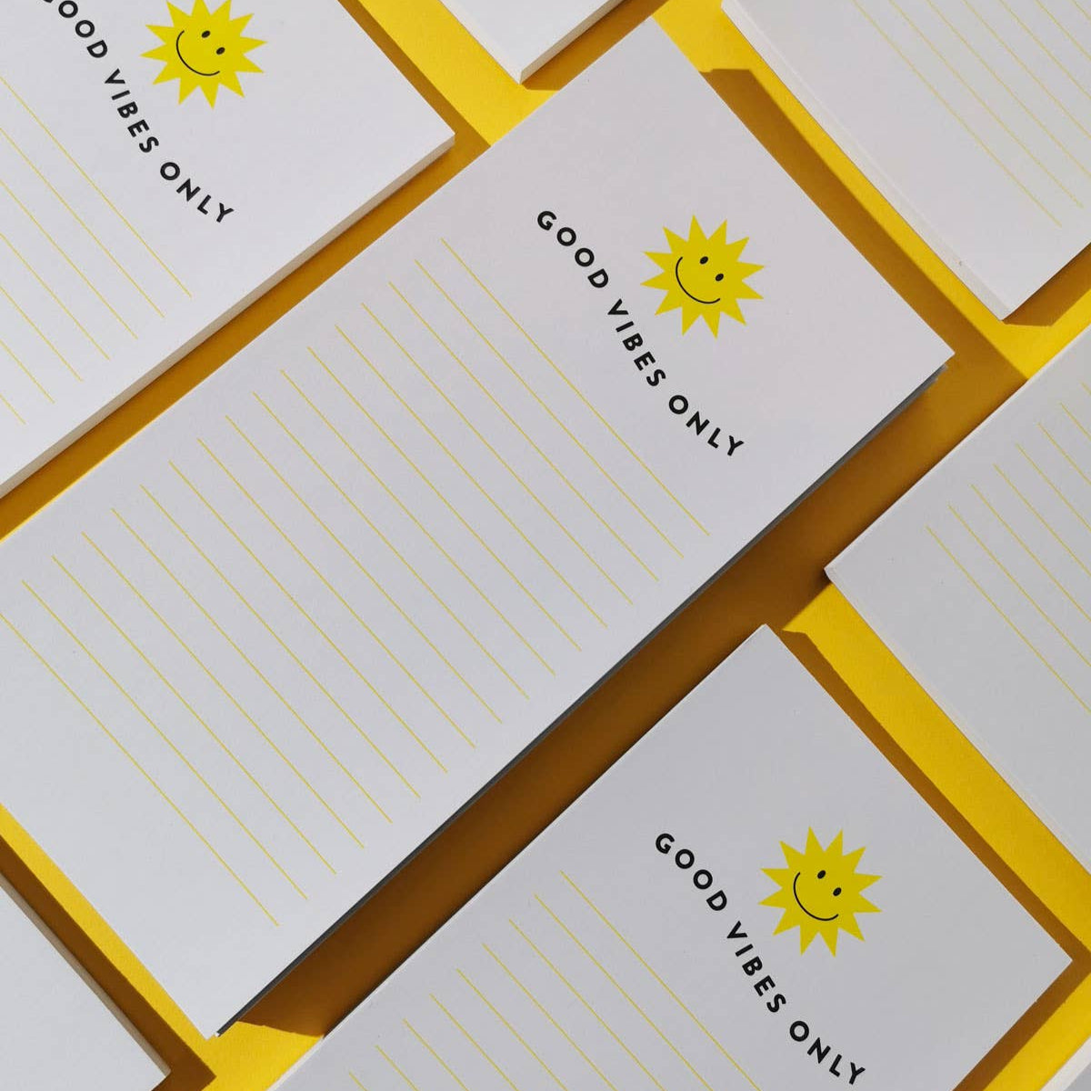 Bloc-notes GOOD VIBES ONLY : De la bonne humeur au quotidien