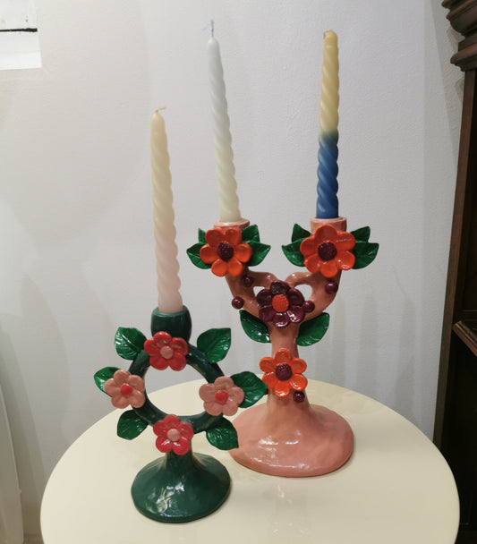 Bougeoirs en résine, avec fleurs en relief de KERSTEN