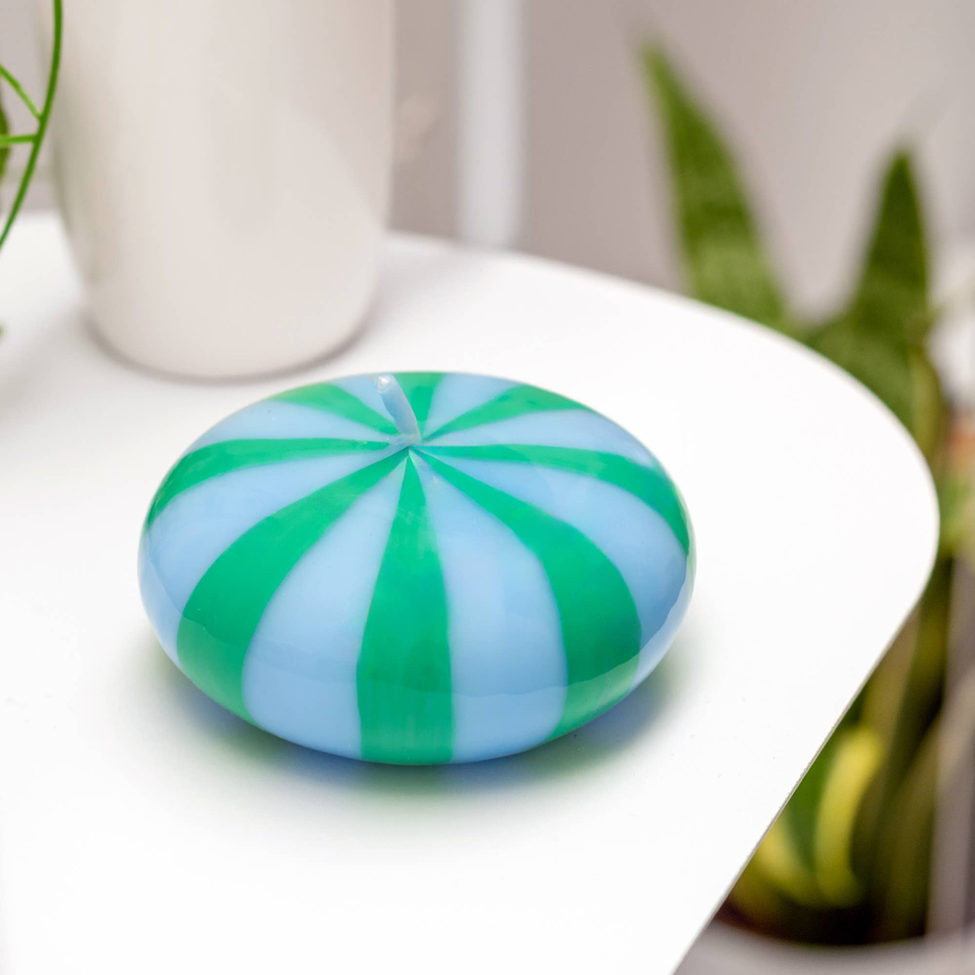 Bougie bleue, bonbon de Helio Ferretti