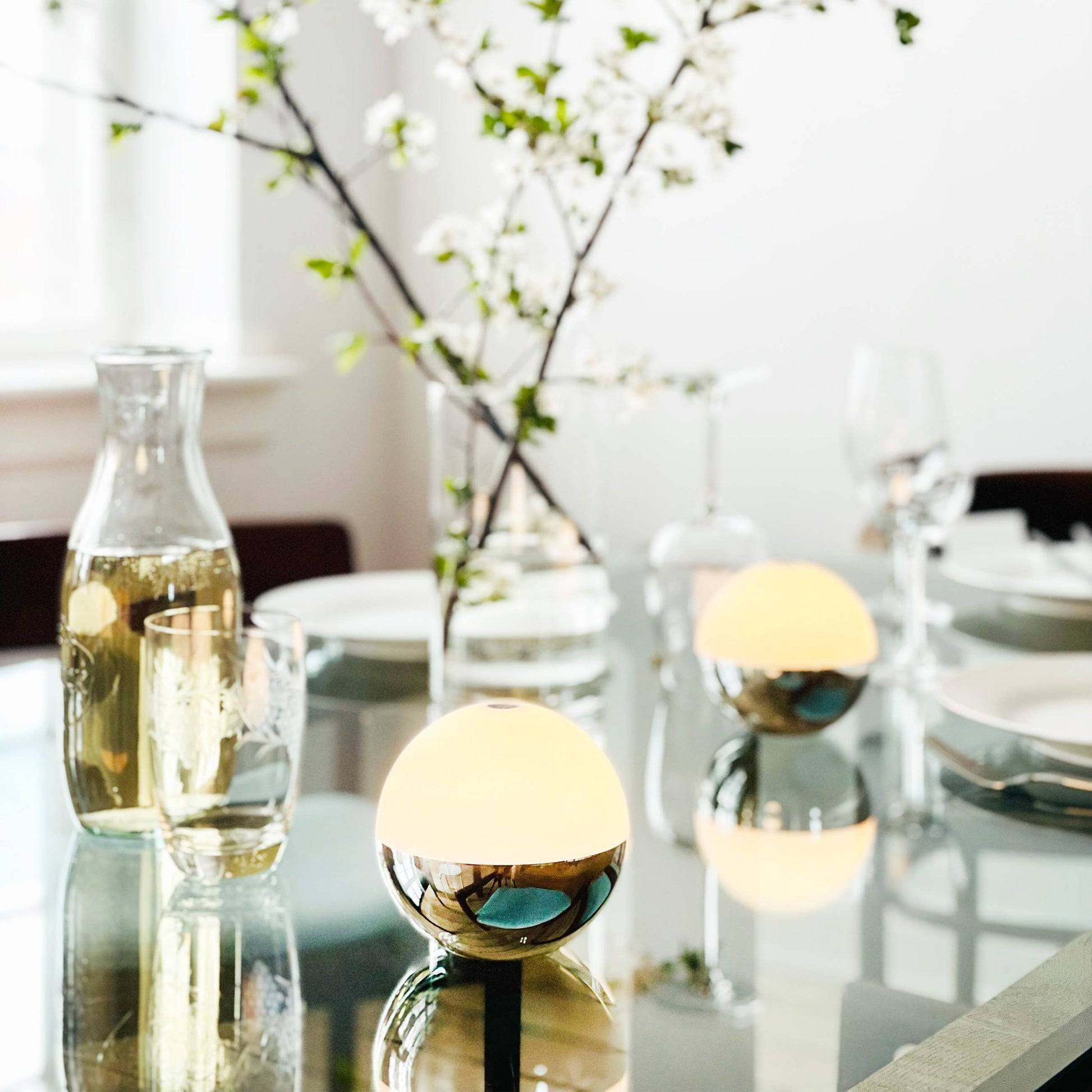 Lot de deux lampes sphériques sans fil ALBA Lightball – blanc & chrome – Dyberg Larsen
