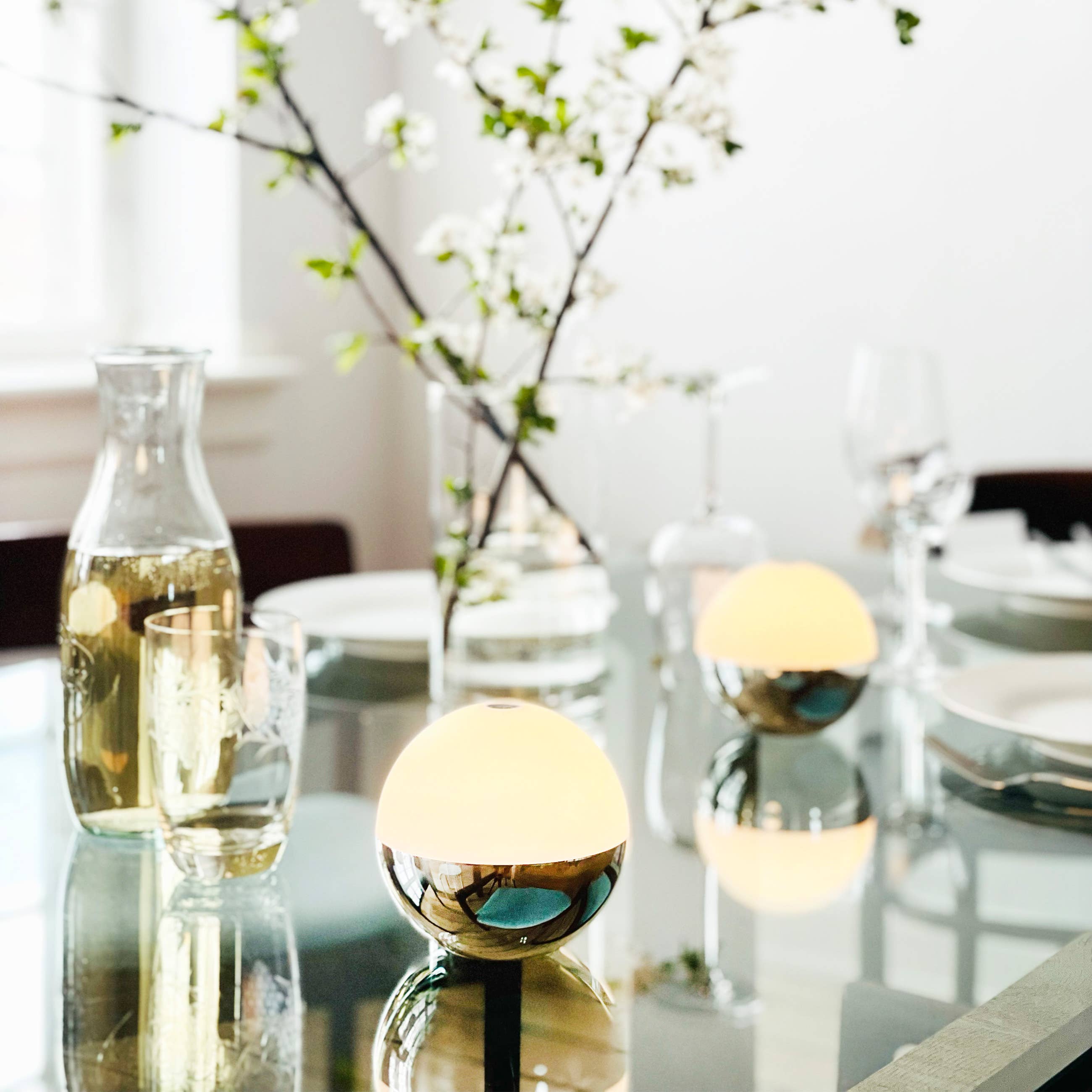 Lot de deux lampes sphériques sans fil ALBA Lightball – blanc & chrome – Dyberg Larsen