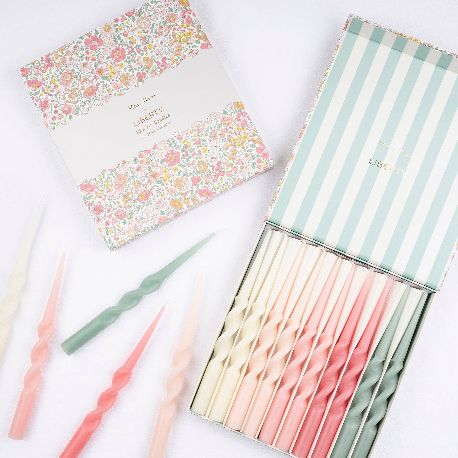 Coffret de bougies torsadées Liberty – rose, vert et ivoire dans boîte florale