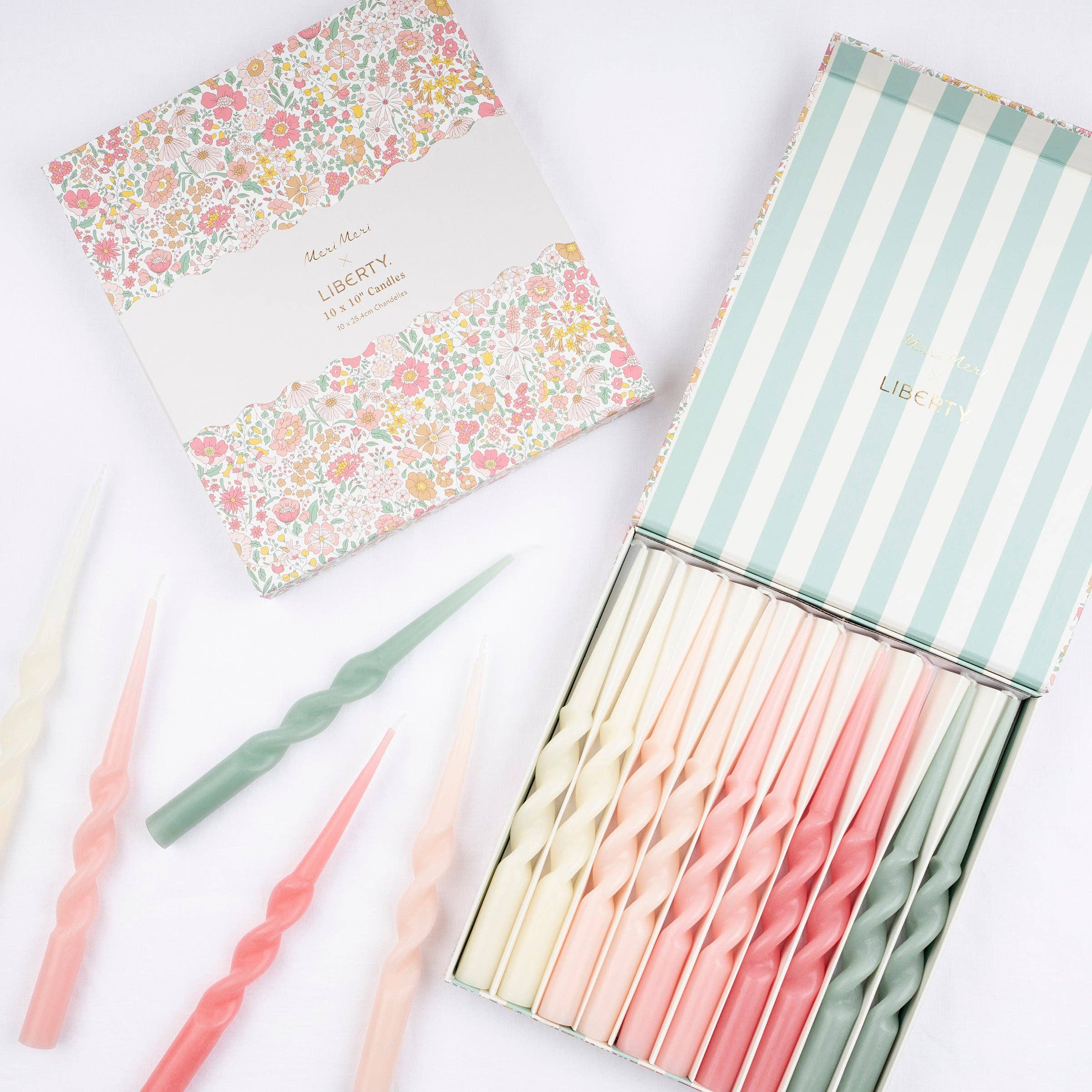 Coffret de bougies torsadées Liberty – rose, vert et ivoire dans boîte florale