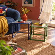Lot de 2 tables gigognes en métal et verre strié – Bleu & Vert