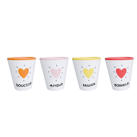Set de 4 gobelets en faïence OPJET PARIS – mots Douceur, Amour, Passion, Bonheur – intérieur coloré et cœur assorti