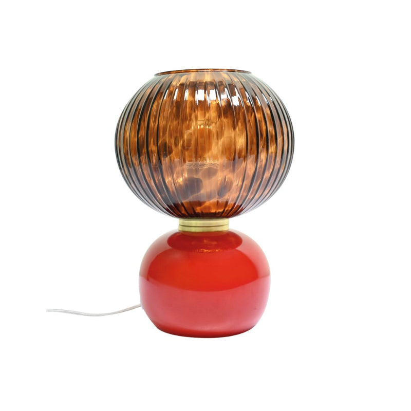 Lampe ADONIS OPJET PARIS – base rouge brillante et globe nervuré ambré