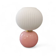 Lampe ADONIS OPJET Paris avec base en verre rose brillant, globe blanc mat strié et anneau doré en laiton