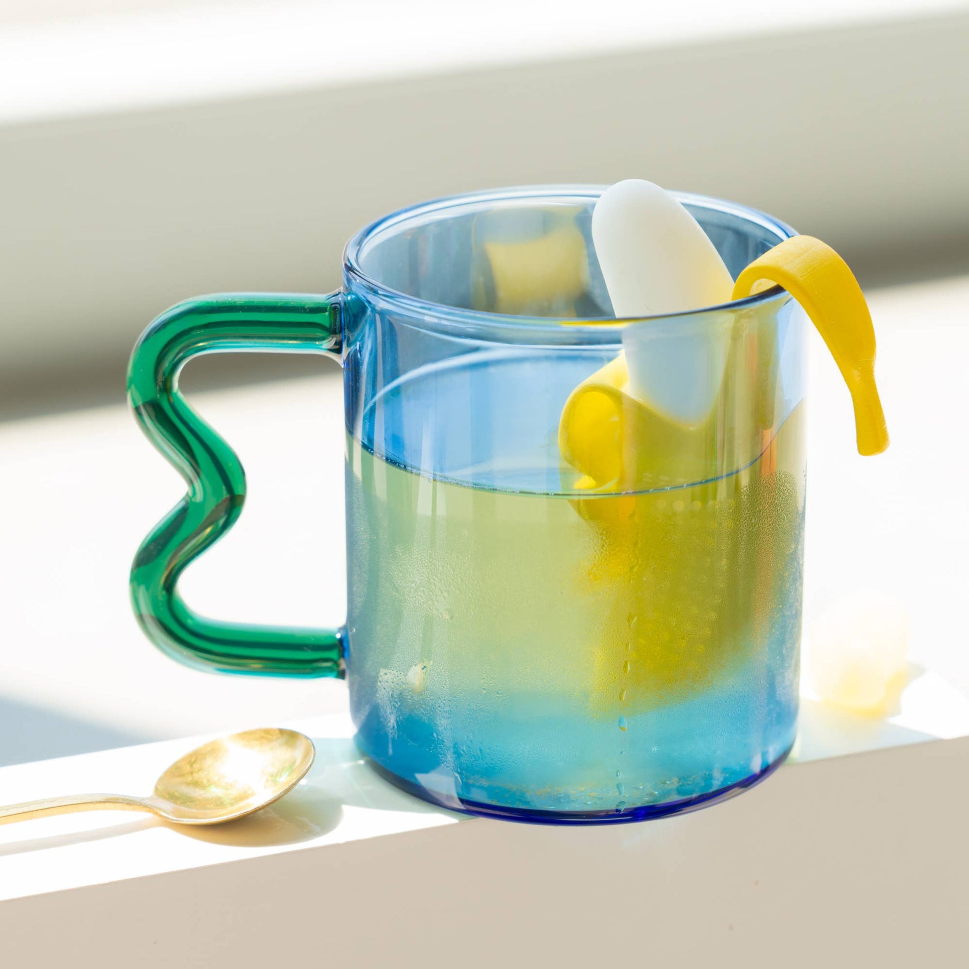 Mug en verre, bleu, Helio FERRETTI