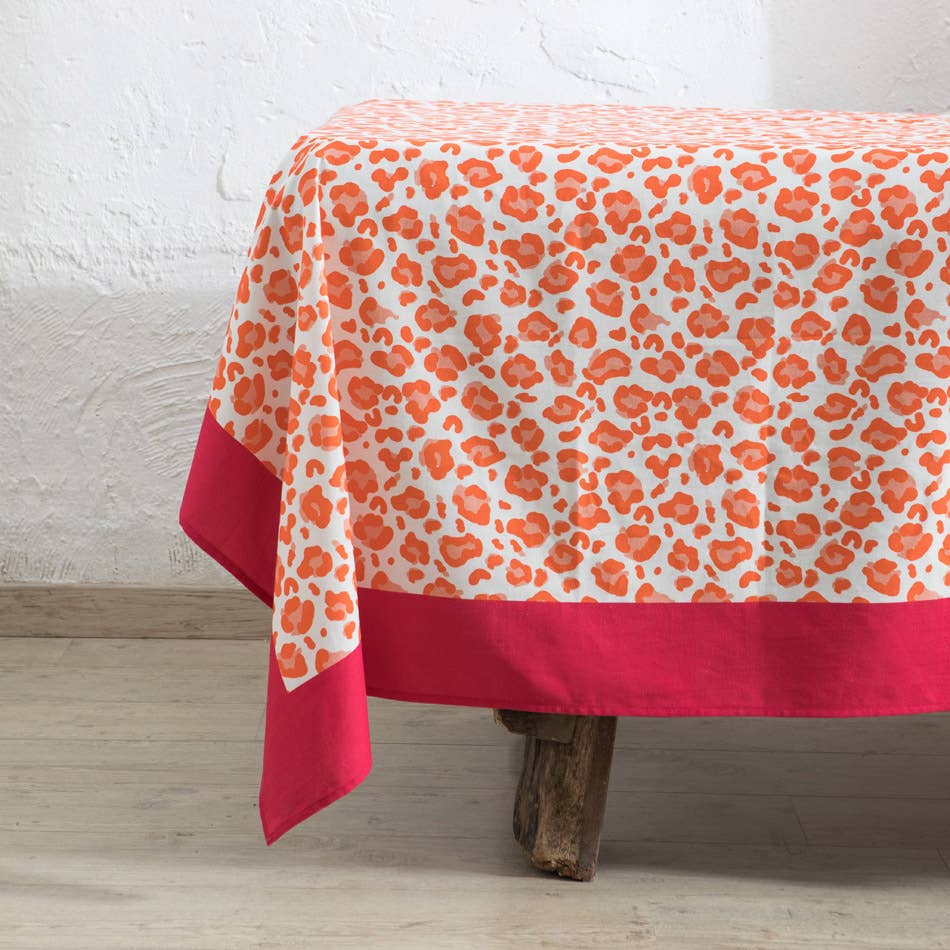 Nappe Pink Leopard MAHE Homeware 160x270 cm en coton imprimé léopard rose