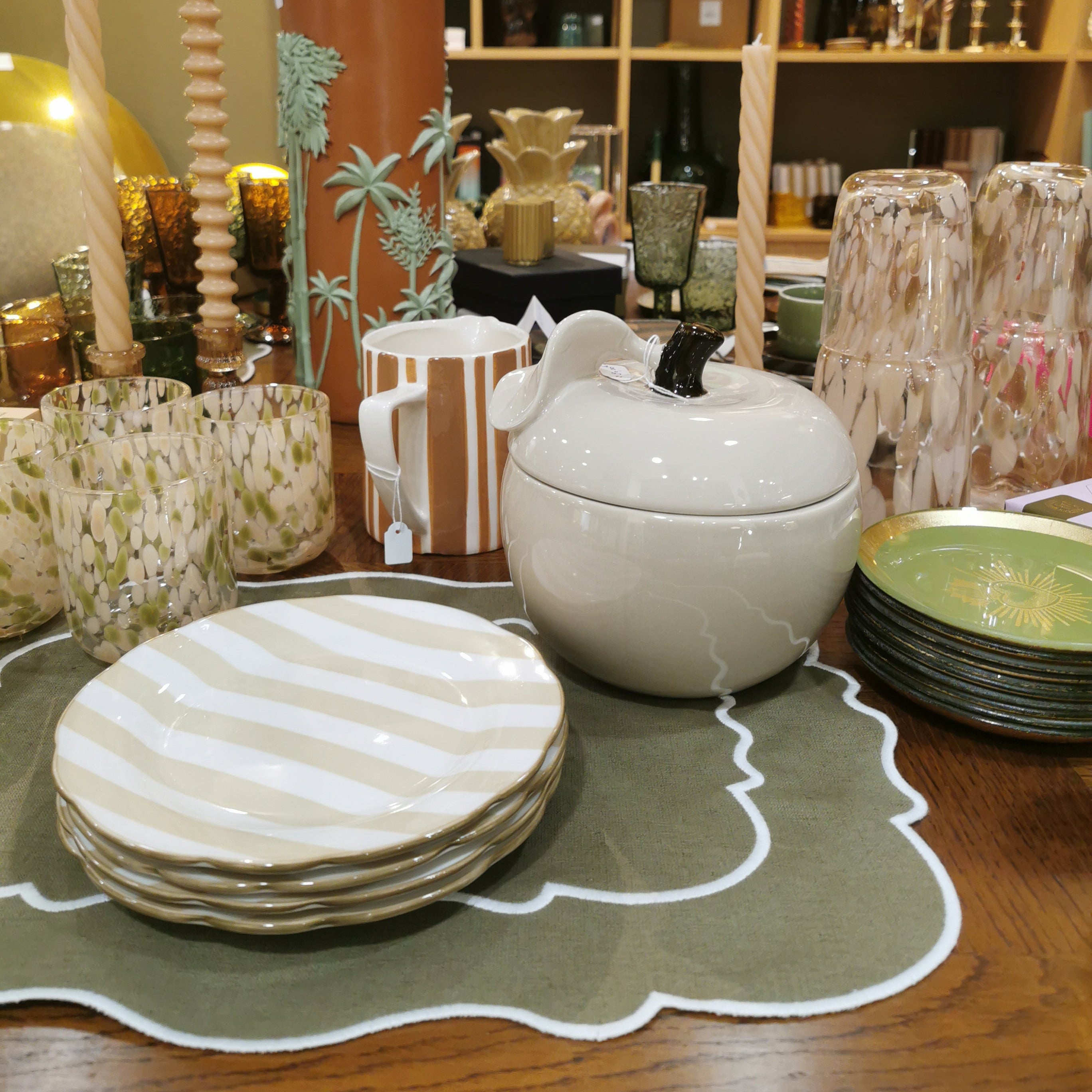 Boite POMME en céramique