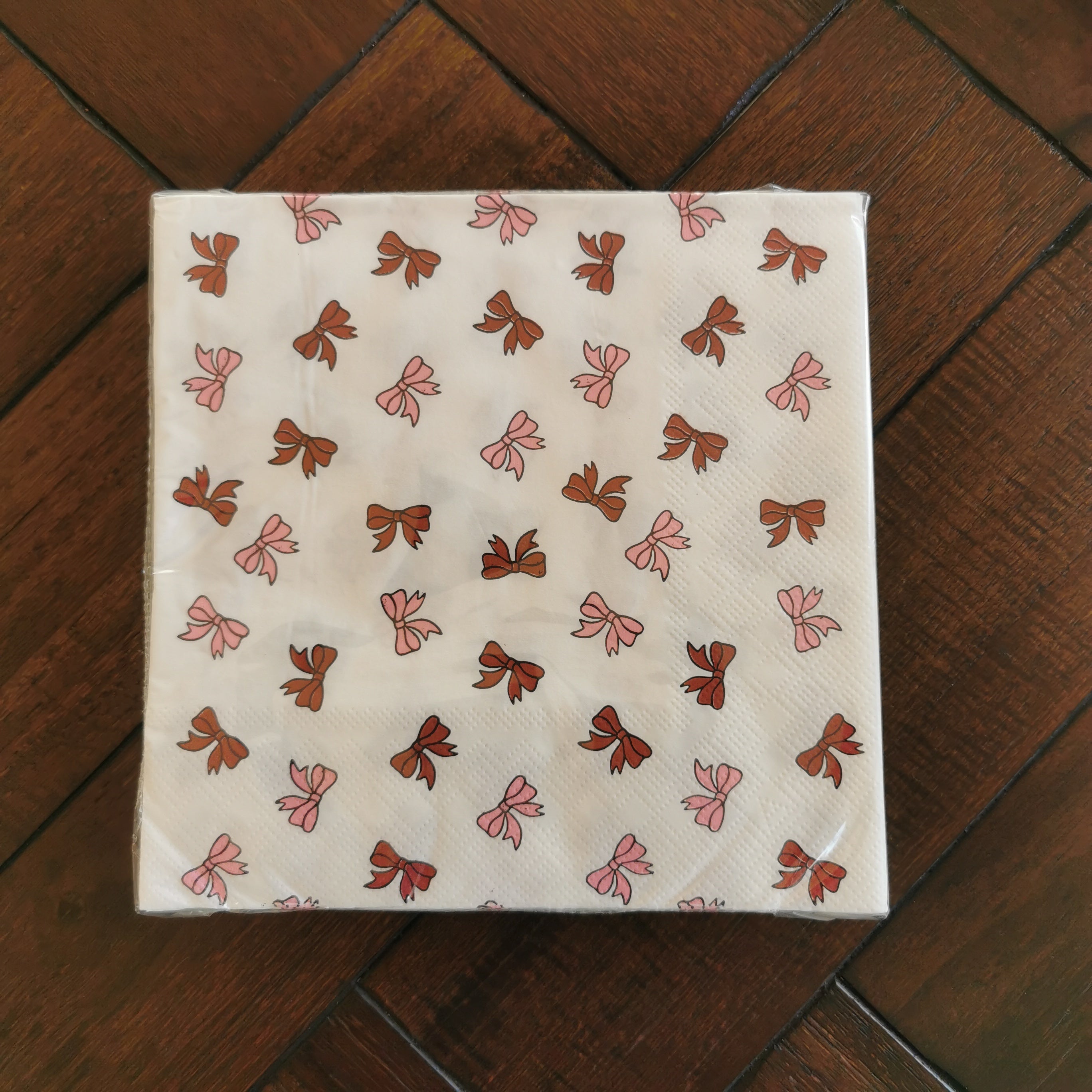 Serviettes en papier motif "noeuds"