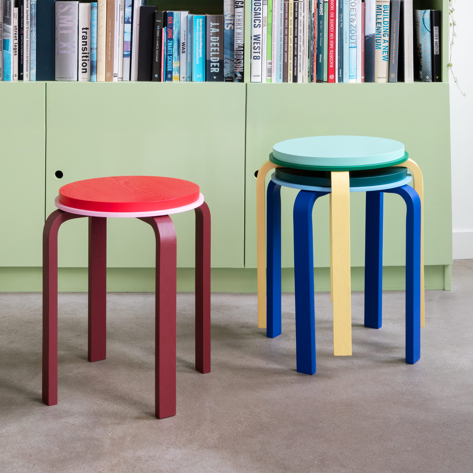 Tabourets MAX de REMEMBER, 3 coloris