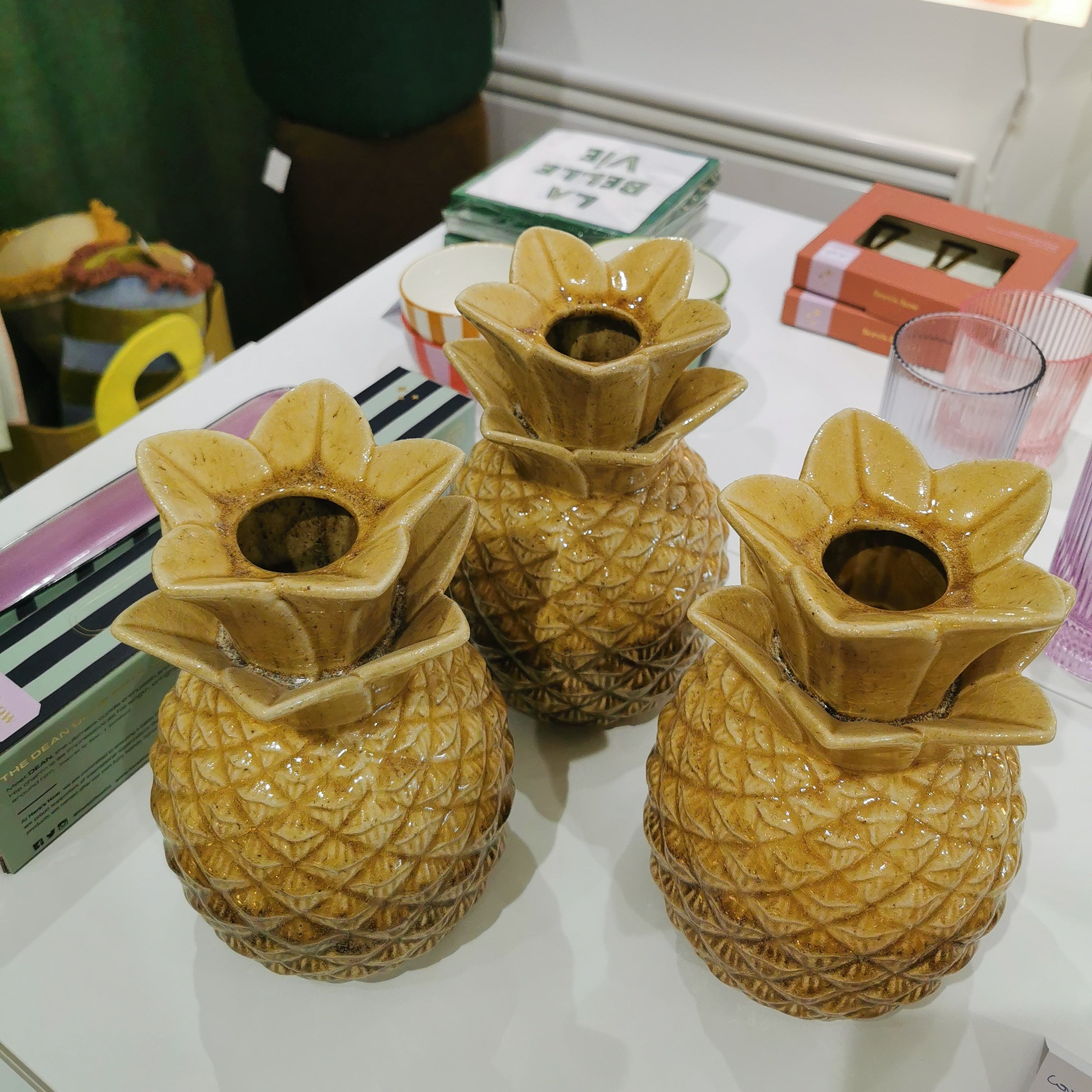 Vase ANANAS en céramique ocre